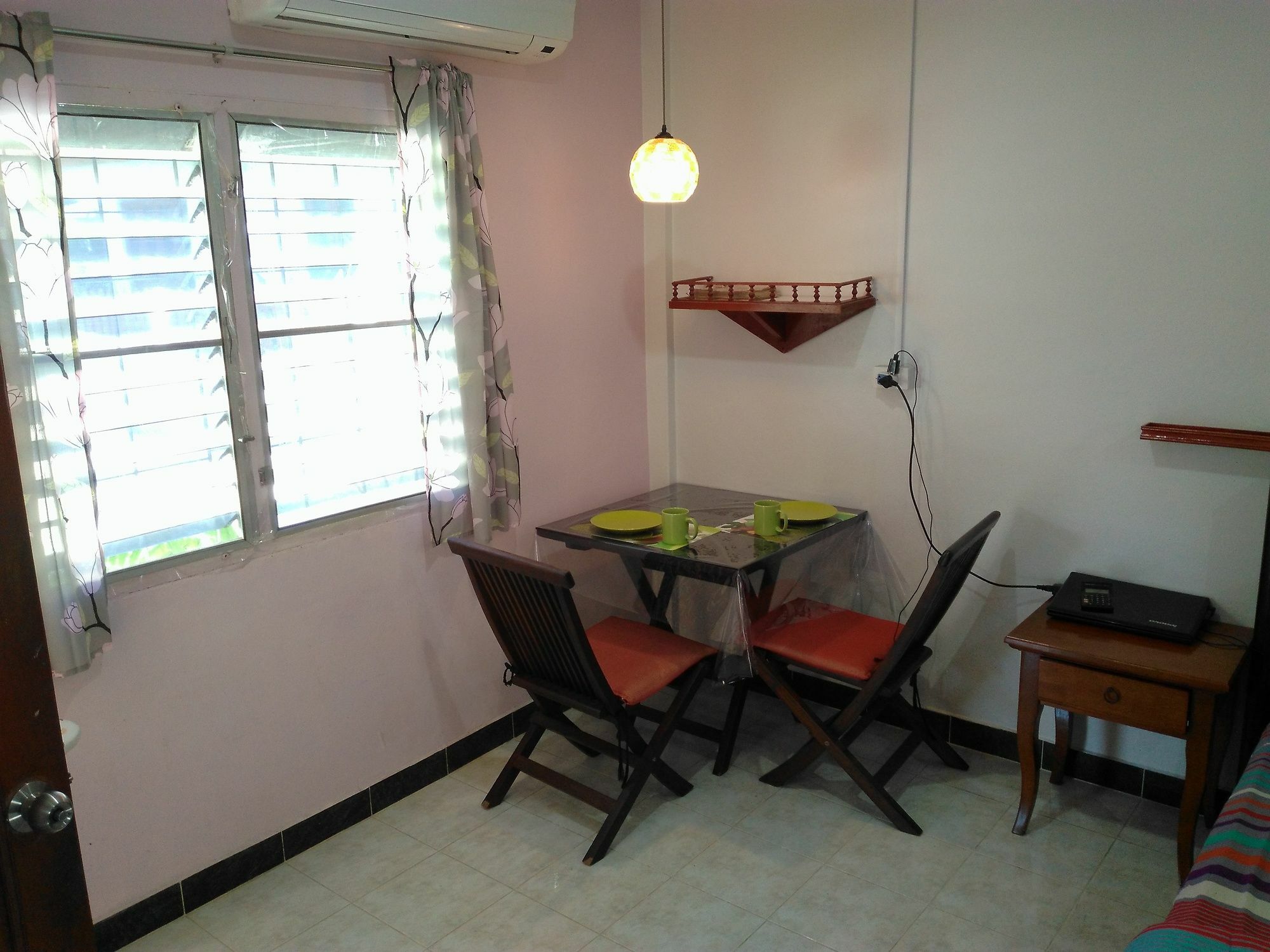 Lägenhet With Aircon Phuket
