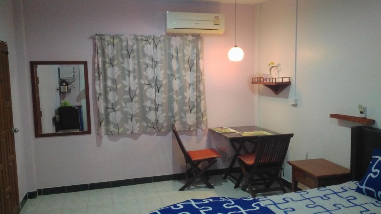 Lägenhet With Aircon Phuket
